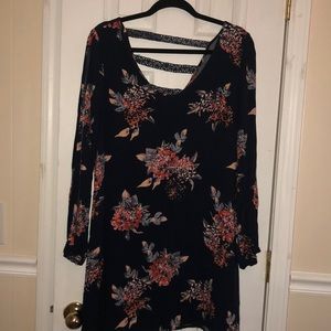 Beautiful tunic with lace back detail.